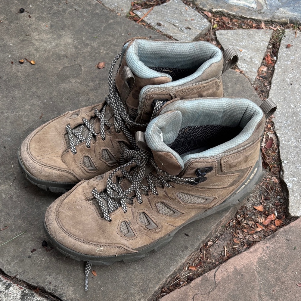 Women's Tan Winter Hiking Boots